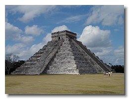 20040223 24 Pyramid of Kukulcan (El Castillo)